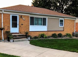 600 Bayfair Dr, Bay Village, OH 44140