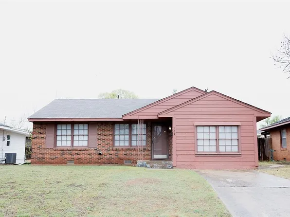 704 Santa Fe Dr, Clinton, OK 73601
