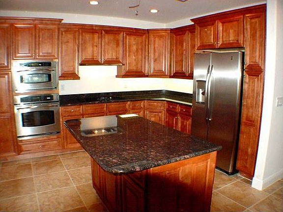 Gourmet kitchen