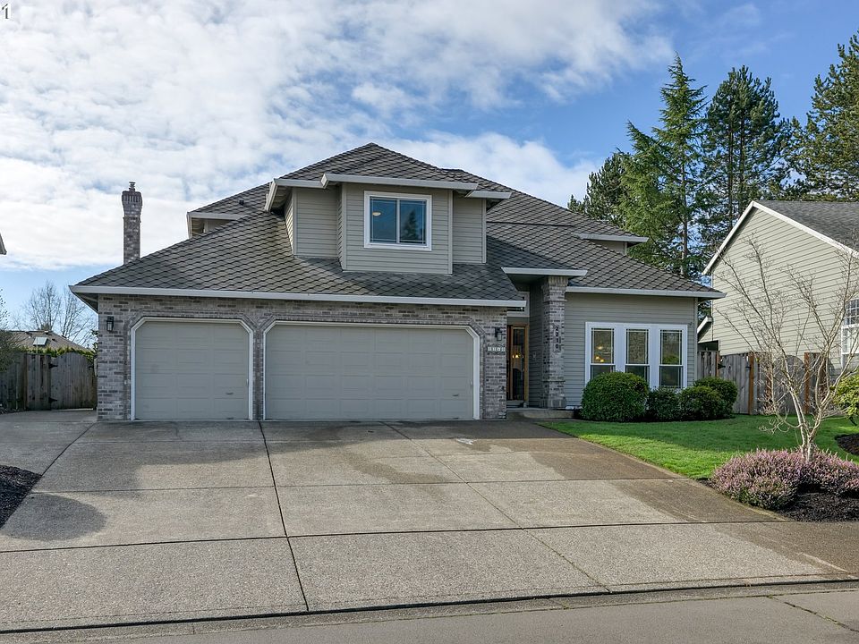 1st image of 2210 NE Lindsey Dr