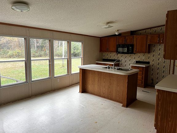 4th image of 106 Highway Shop Rd