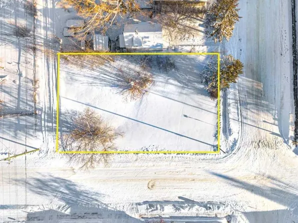 4636 49th St, Lloydminster, SK S9V 0L6