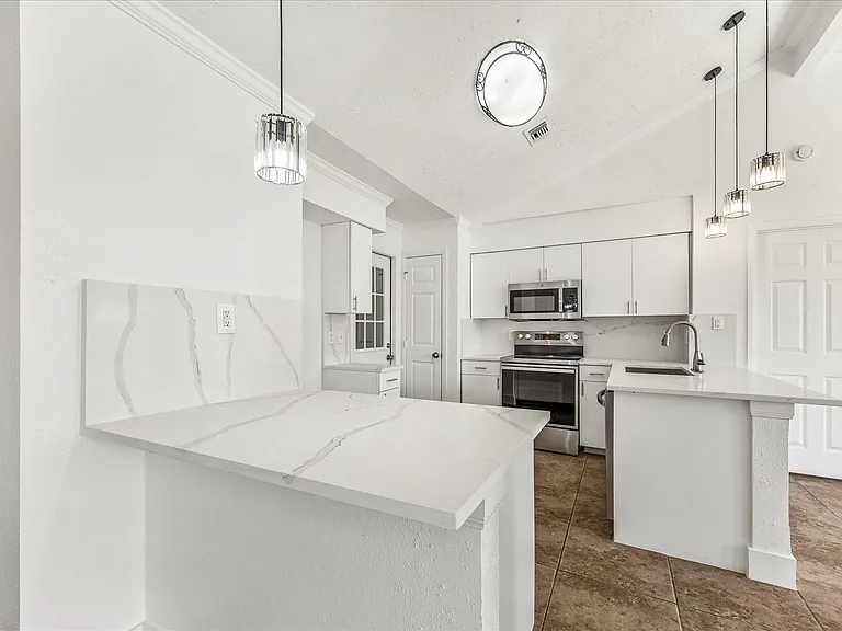 10111 Limewood Ln — Photo 7