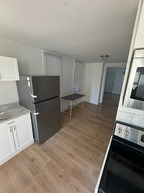 3 bed, 1100 sqft, $1,650 — Photo 2