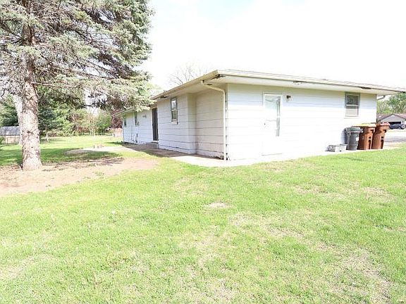 2nd image of 916 Crystal Ct