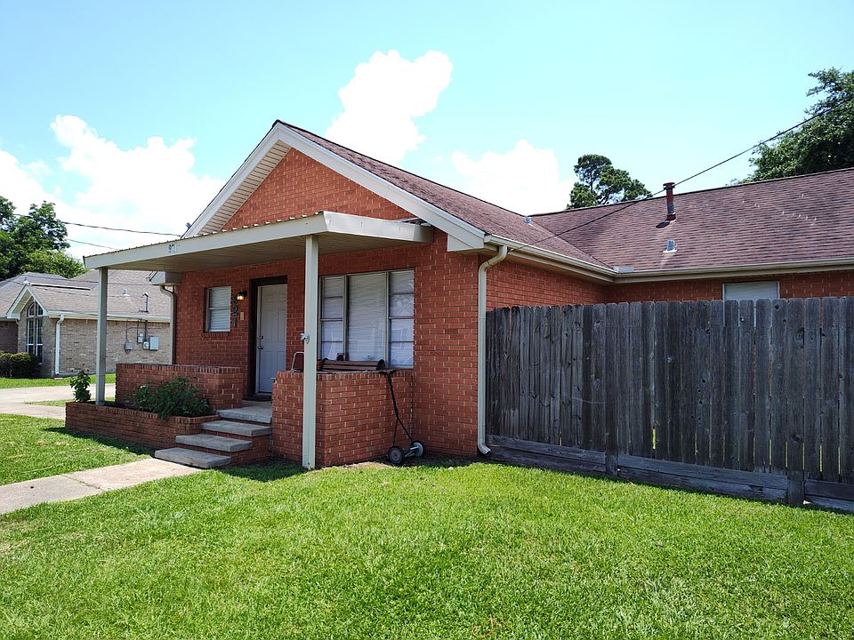 1st image of 921 Marion St