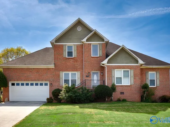 214 Warfe Ct, Huntsville, AL 35810