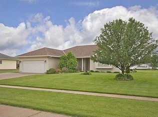 105 Summer Pl, Fruitland, IA 52749