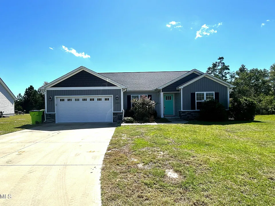 228 Patriot Dr