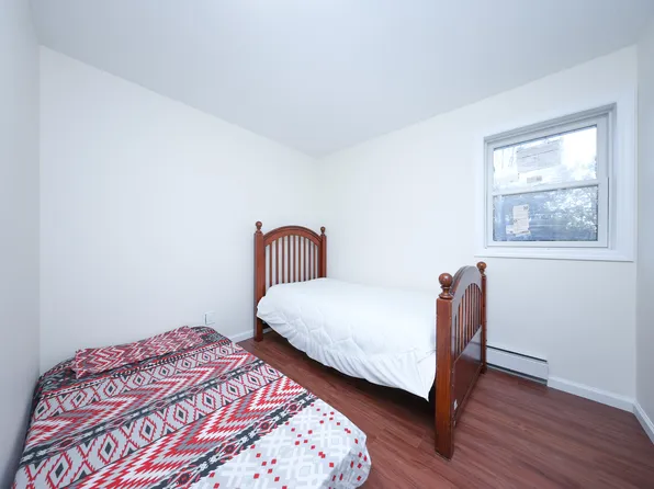 76 Simonson Avenue image 13 of 21