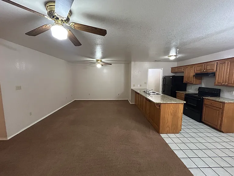 1090 Grinnel Cir #A — Photo 3