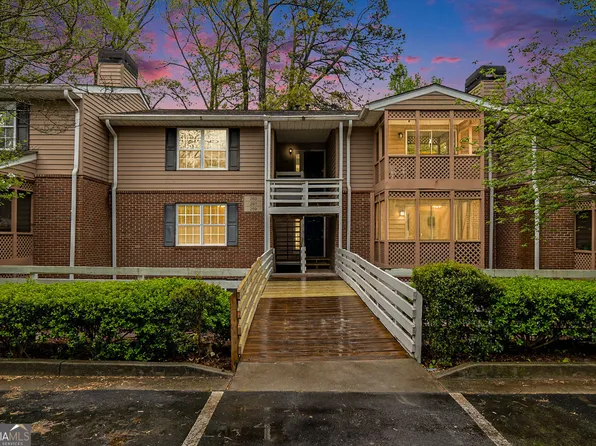 261 Quail Run, Roswell, GA 30076