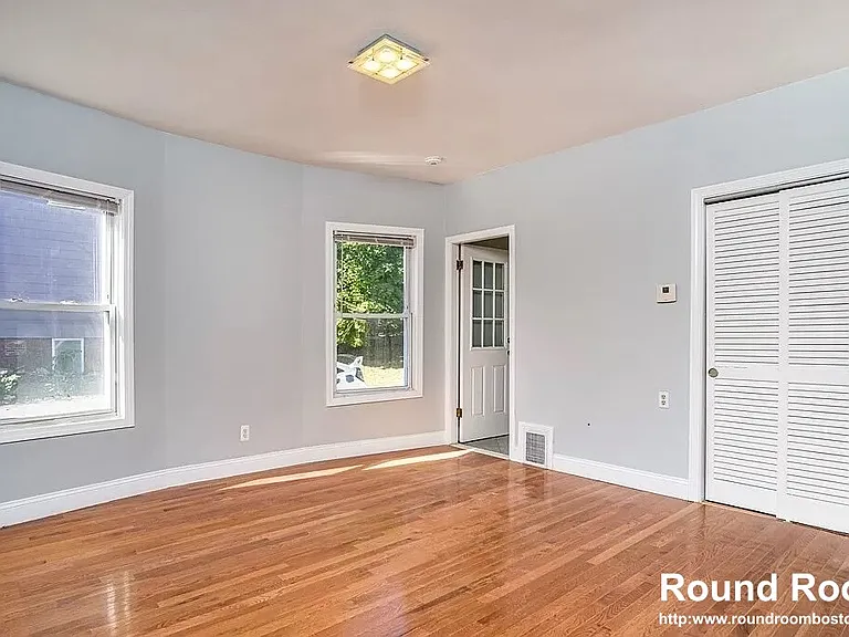 28 Moreland St #28 — Photo 3