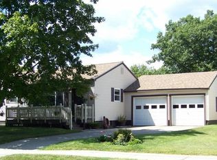 34 Tracy Dr, Burlington, VT 05408