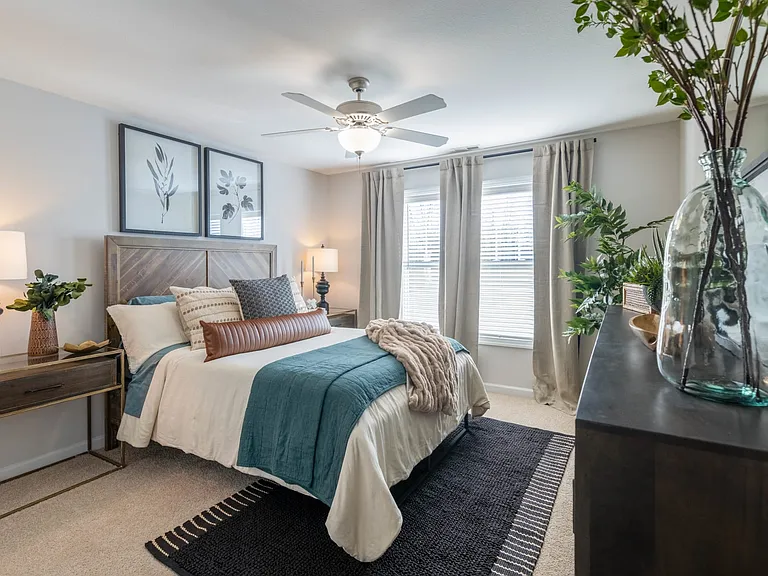 Luxe and Legends at Morganton Park Apartment Homes — Photo 29