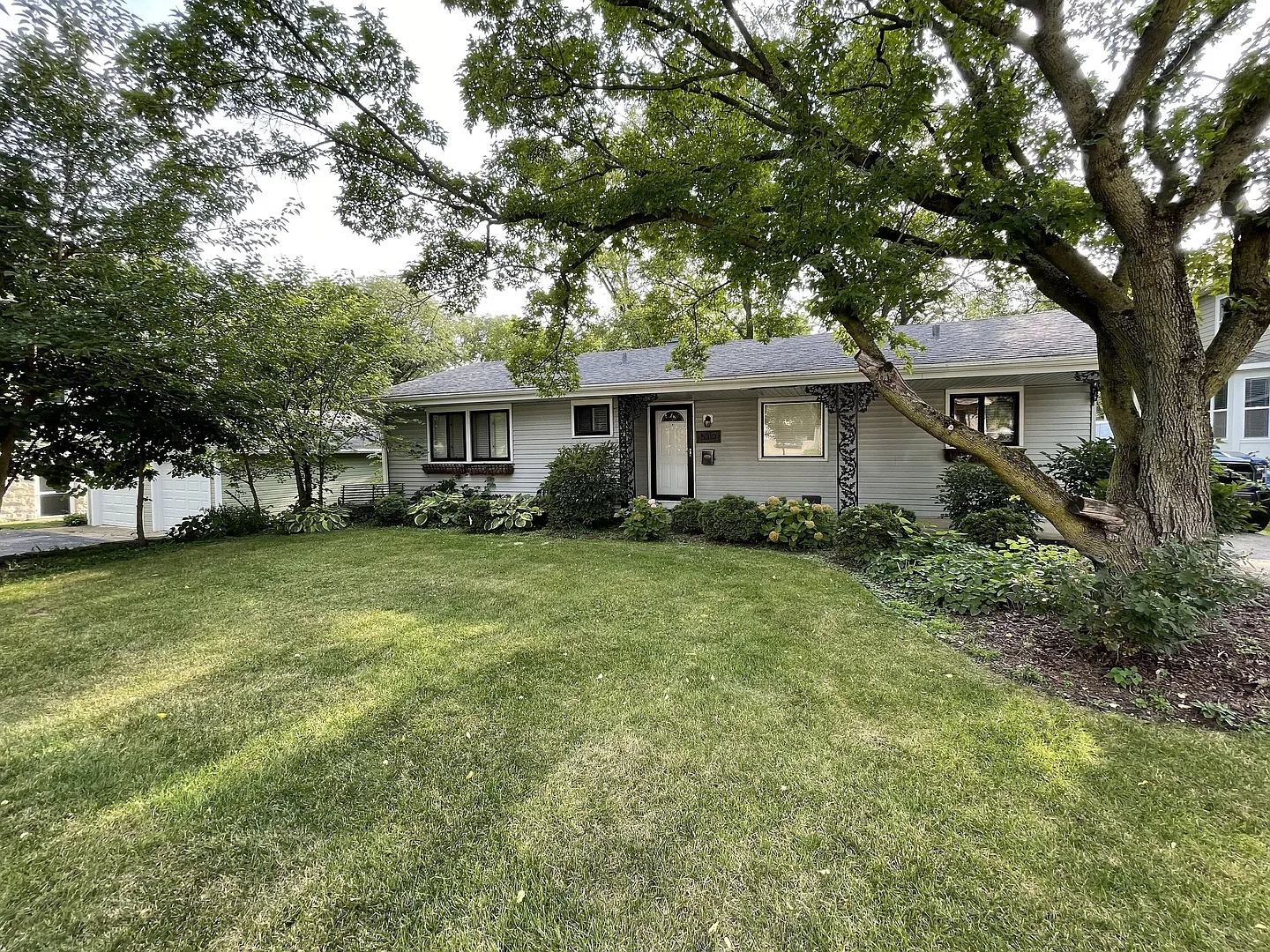 5310 Carpenter St photo 1