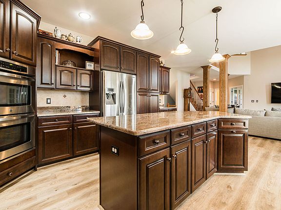 5th image of 2984 Elleby Ave