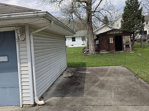 3rd image of 105 Mapledale Ave