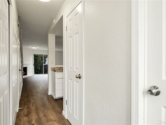 2nd image of 712 10th St NE APT E