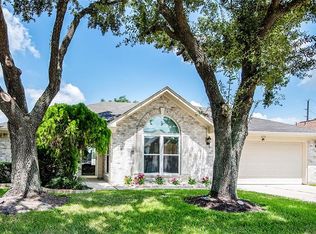 615 N Willow Dr, Houston, TX 77073