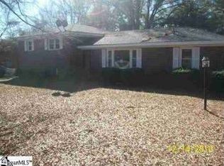110 Fairlane Dr, Simpsonville, SC 29680