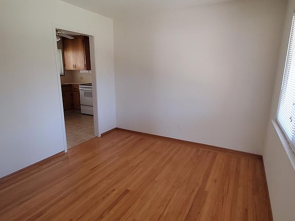 3rd image of 650 Oak Grove Ave #4
