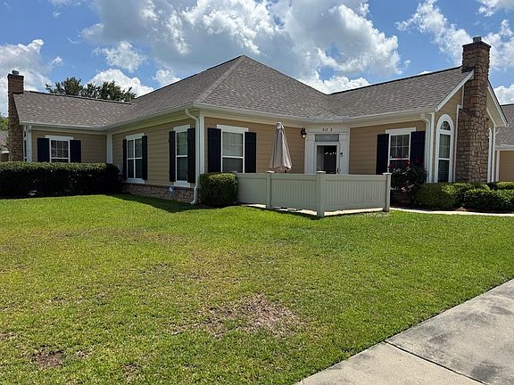 3rd image of 317-2 Hidden Creek Cir