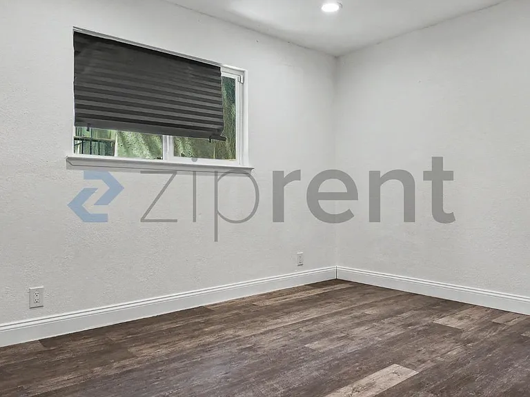 3422 9th Ave — Photo 29