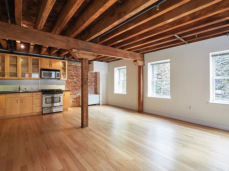 214 Front St — Photo 2