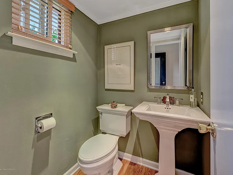 13 Helene Ct — Photo 12