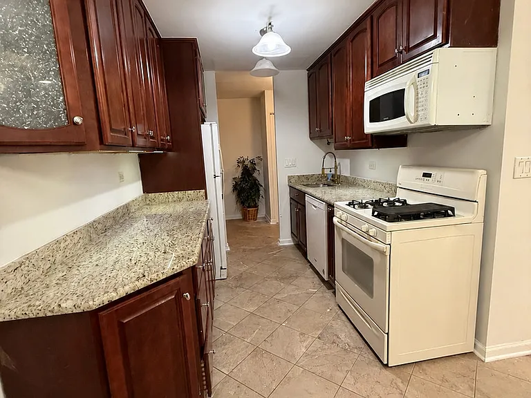 5011 Valley Ln #507 — Photo 5