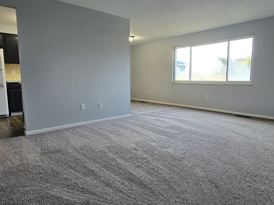 1st image of 326 Gail Ave NE #334-6