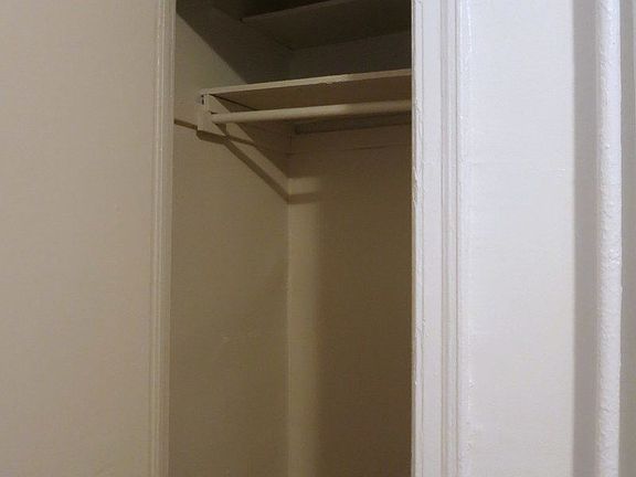 3rd image of 41 Park Ter W APT A3