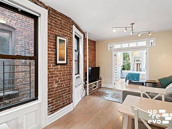 3rd image of 80 Charles St APT 5W
