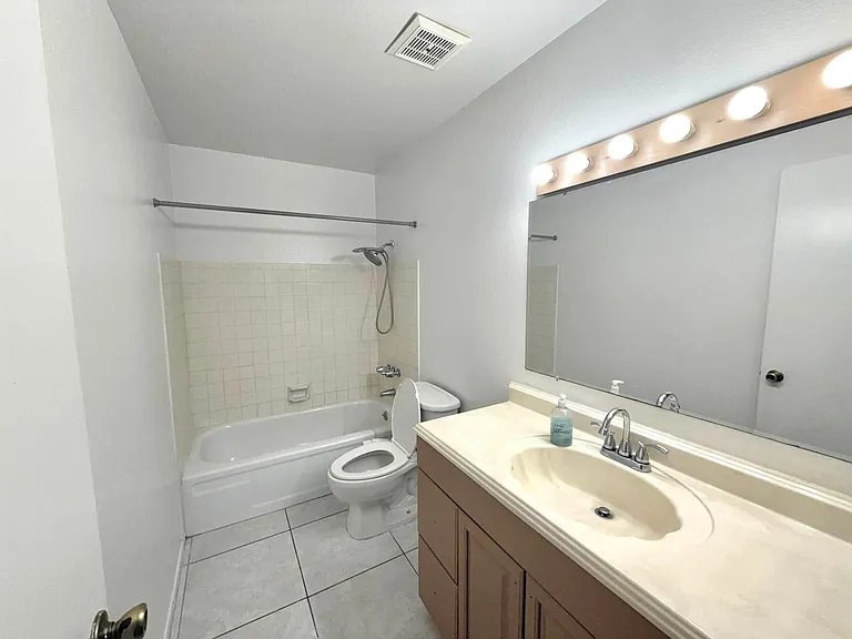 1500 W Rio Salado Pkwy #52 — Photo 5