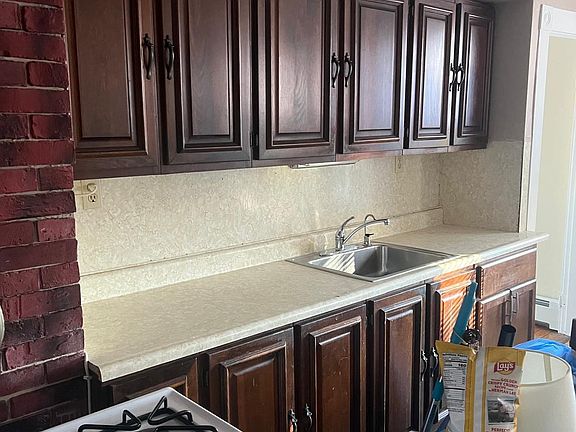 4th image of 86 Ingleside Ave APT 2