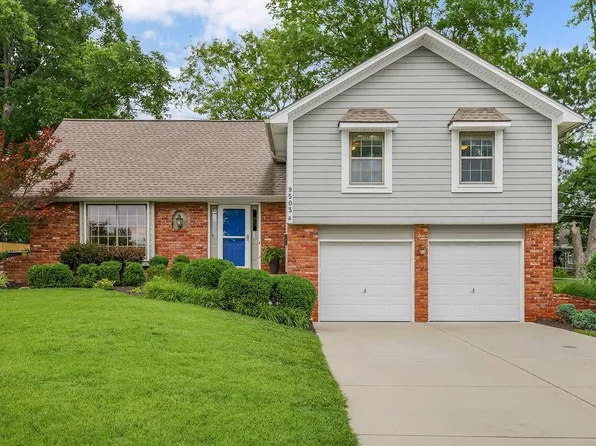 9503 Farley Cir, Overland Park, KS 66212