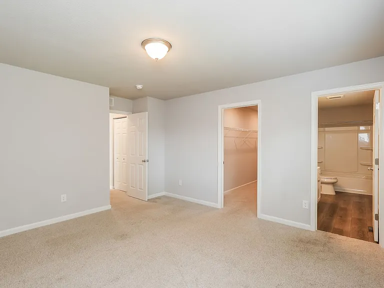 137 W Mason St — Photo 11