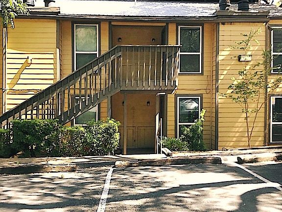 2nd image of 1000 W 26th St APT 212