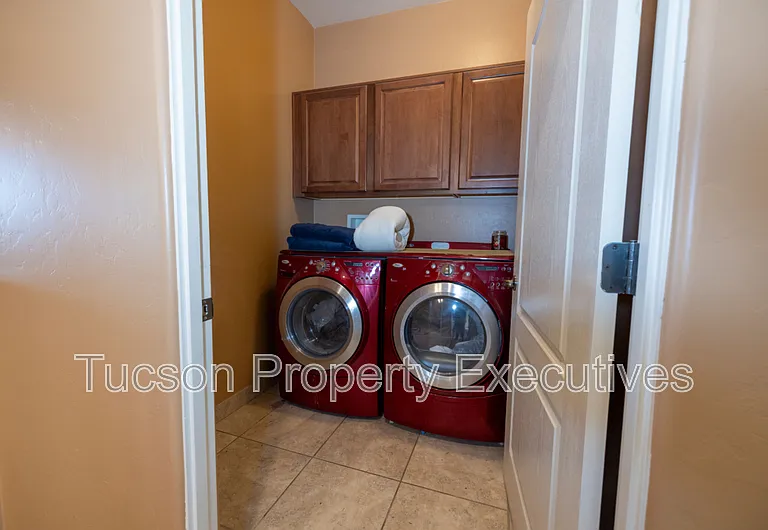 123 E Castlefield Cir — Photo 24
