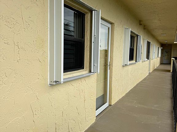 4th image of 7420 S Ocean Drive #313