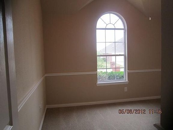 5th image of 704 Cross Meadow Blvd