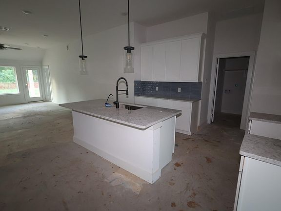 3rd image of 32214 Sunbeam Dr