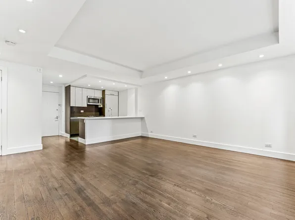 666 West End Avenue image 9 of 22