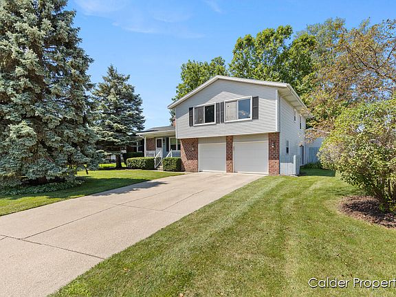 2nd image of 4487-4489 Applewood Ave