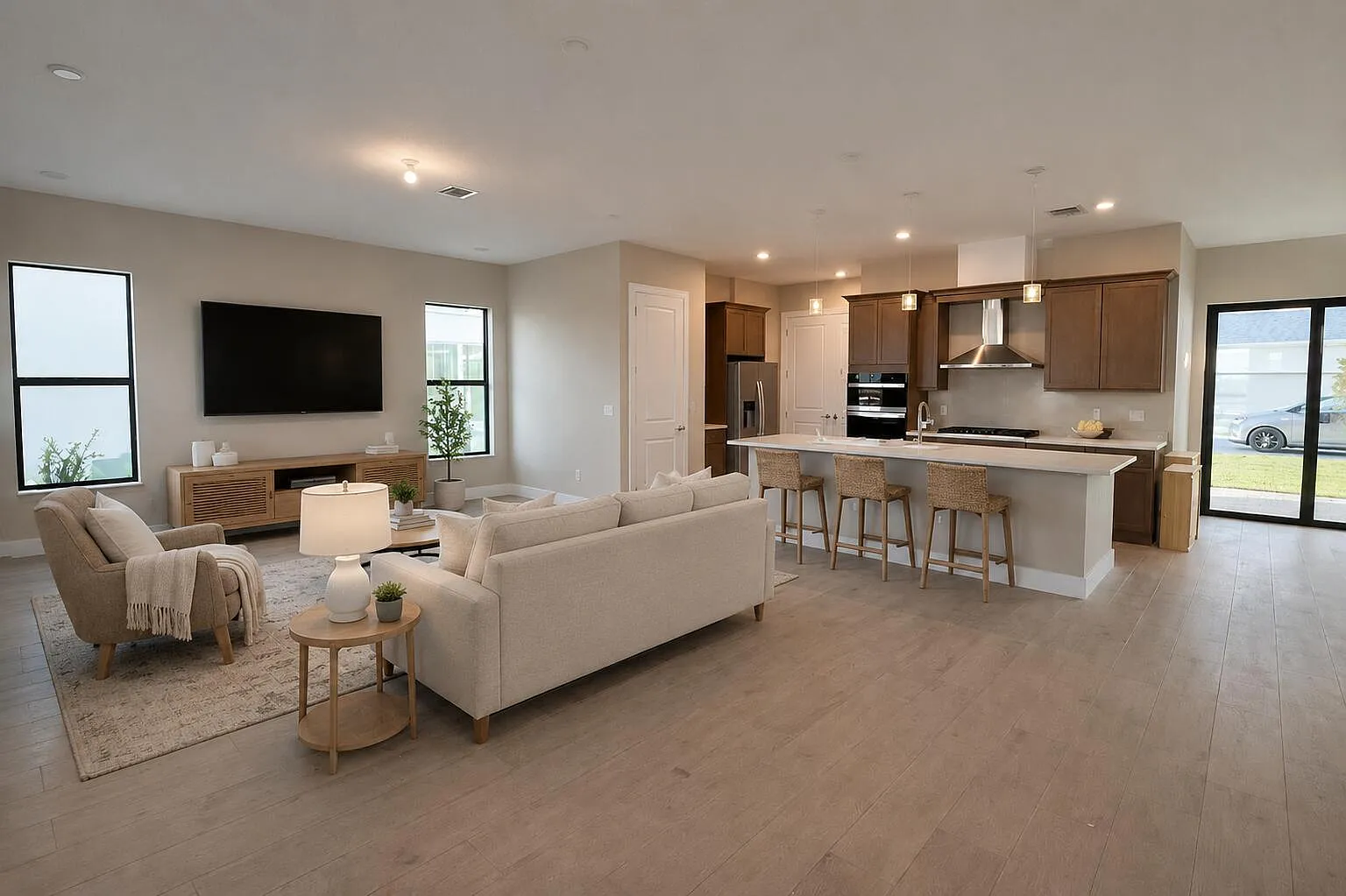 3 bed, 2.5 bath, 2555 sqft, $5,999 — Photo 2