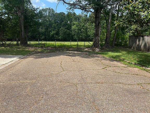 3rd image of 13123 Stone Dr