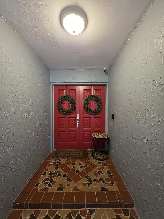 2044 Deltona Blvd — Photo 4