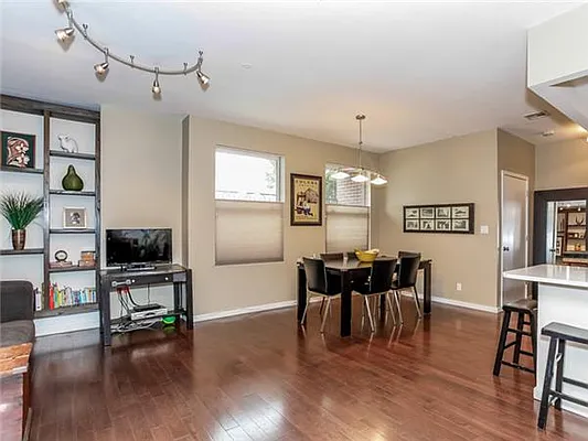 Sold by Avenue Sotheby's International Realty | media 22