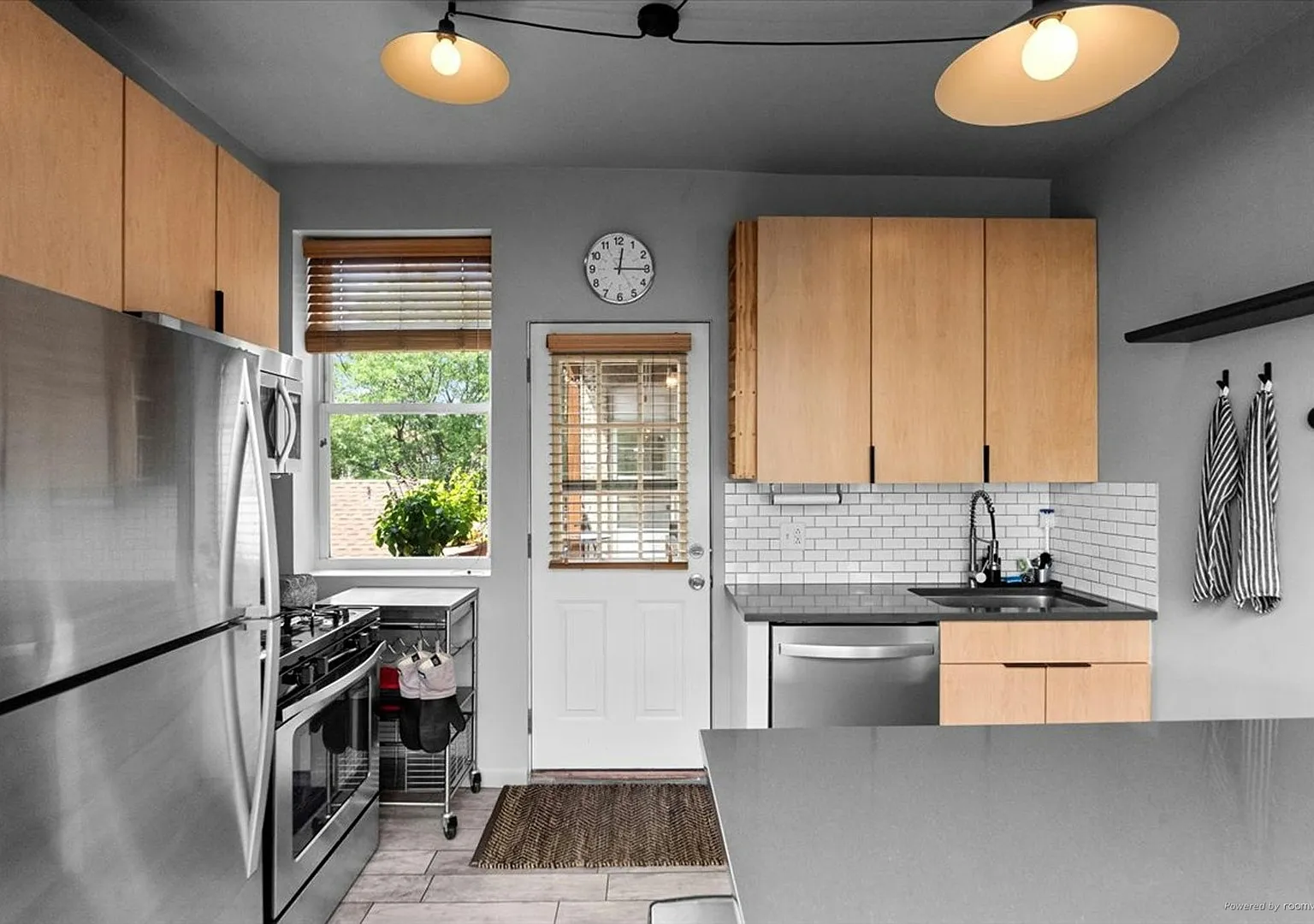 2 bed, $2,300 — Photo 4
